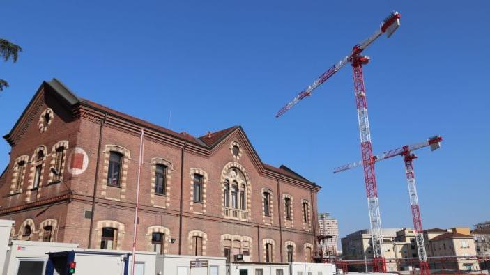 Potain-cranes-to-aid-major-renovation-of-historic-Milan-hospital-in-Italy-01.jpg